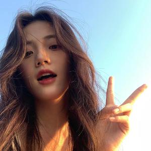 两个肥奶被揉出奶水
